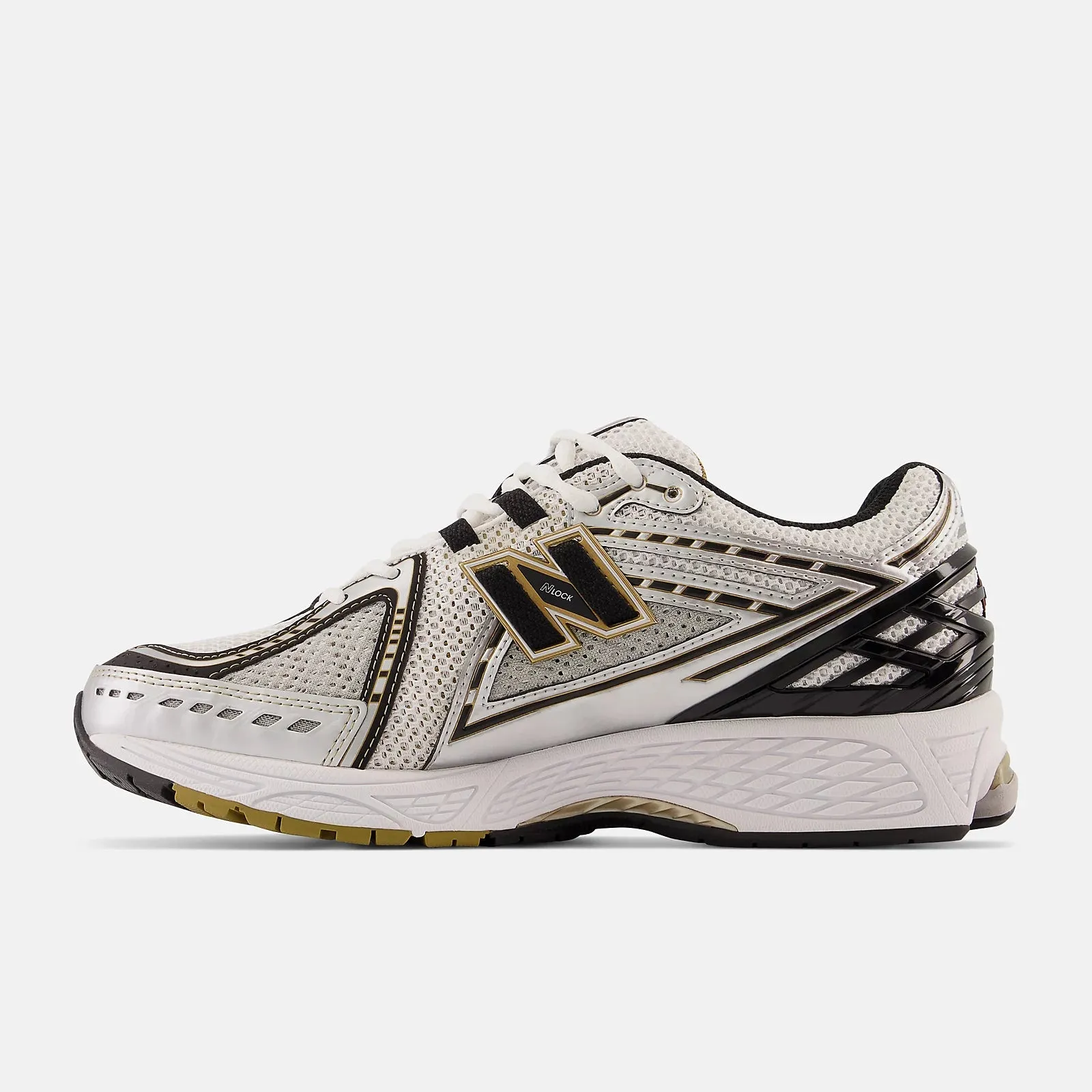 1906R Sneaker (Metallic Silver   Metallic Gold)