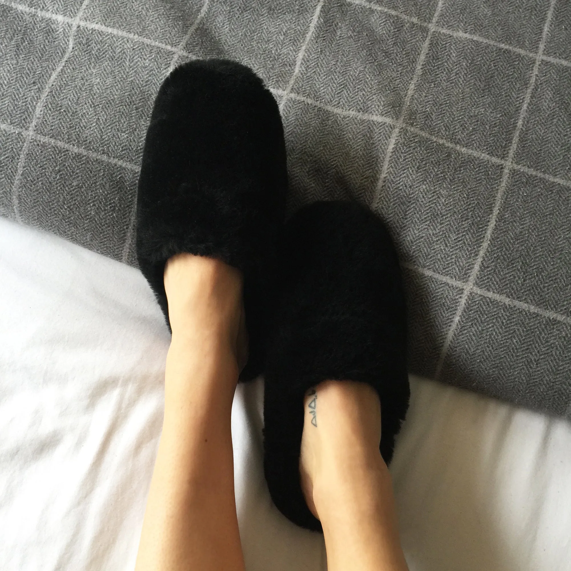 Cozy Shearling Smoke Slippers for Comfort and Warmth