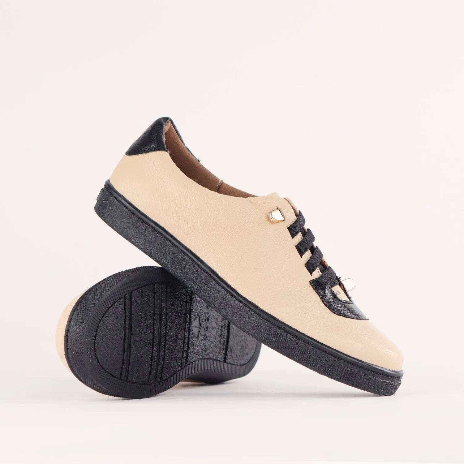 Sneaker with Removable Footbed in Cream Multi -12187