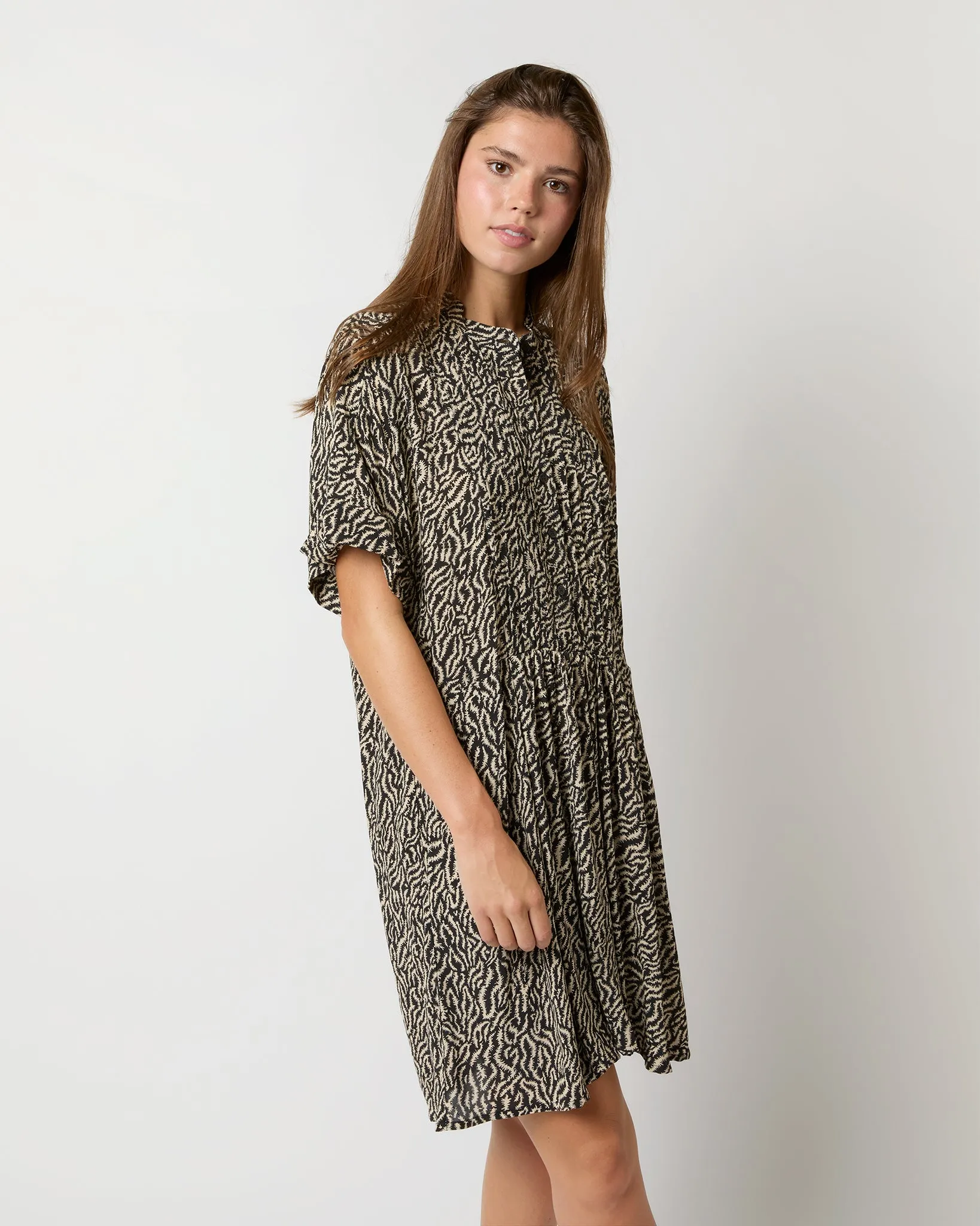 Vallea City Dress in Ecru/Black